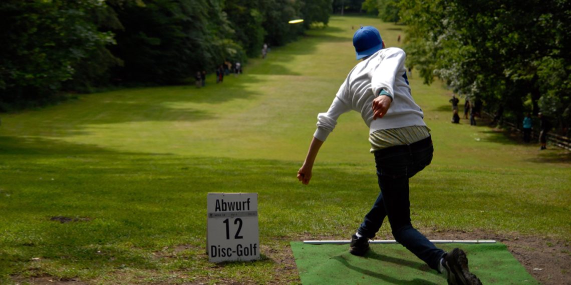 The Backhand, Forehand and Putt in Disc Golf